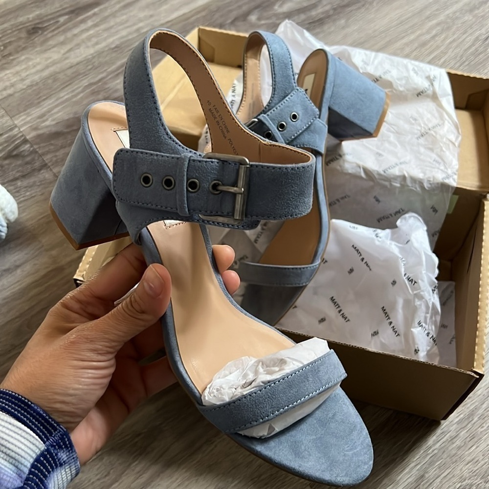 Matt & Nat Denim Strap Sandals Vegan Heeled Sandals in Sky Blue Bock Heel 40/9